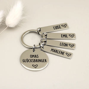 Personalisierter Schlüsselanhänger für Oma mit vier gravierten Namensanhängern