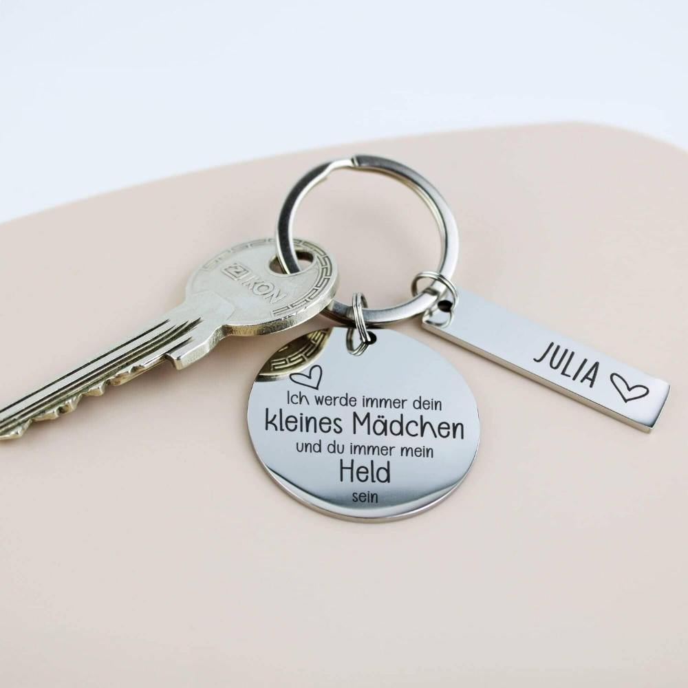 Kleines Mädchen Held - Schlüsselanhänger personalisiert - personalisiertes Geschenk - Gravur19