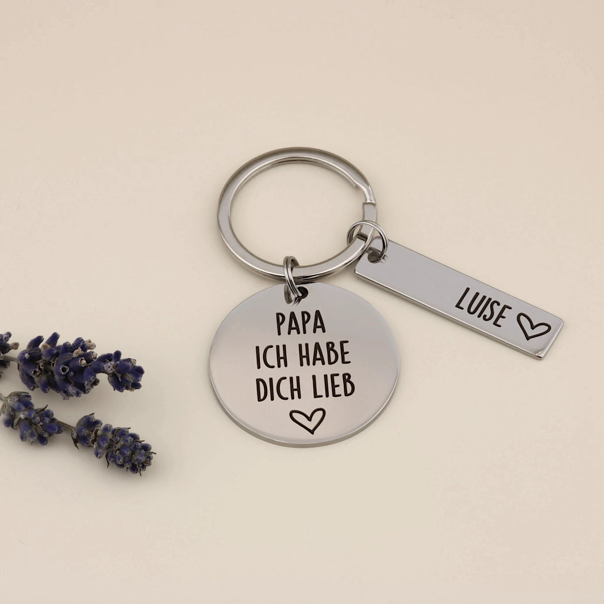 Personalisierter Papa-Schlüsselanhänger mit Gravur „Ich habe dich lieb“ und Namensanhänger Luise.