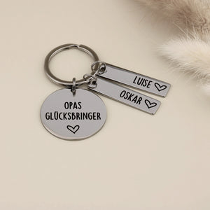 Personalisierter Schlüsselanhänger „Opas Glücksbringer“ mit den Namen Luise und Oskar.