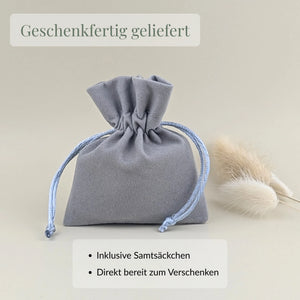 Infobild Geschenkfertig geliefert mit Samtsäckchen für den Tolle Opa Schlüsselanhänger