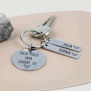 Personalisierter Schlüsselanhänger: "Diese tolle Oma gehört zu..." - aus Edelstahl