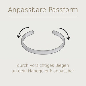 Offener personalisierter Armreif von Gravur19 mit Hinweis zur anpassbaren Passform