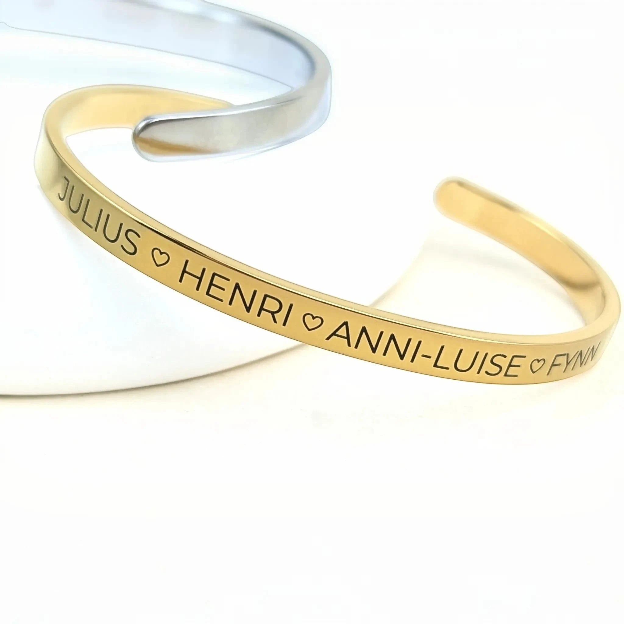 Gravur19 goldener Armreif aus Edelstahl mit Gravur von Namen und Herzen, personalisierbar