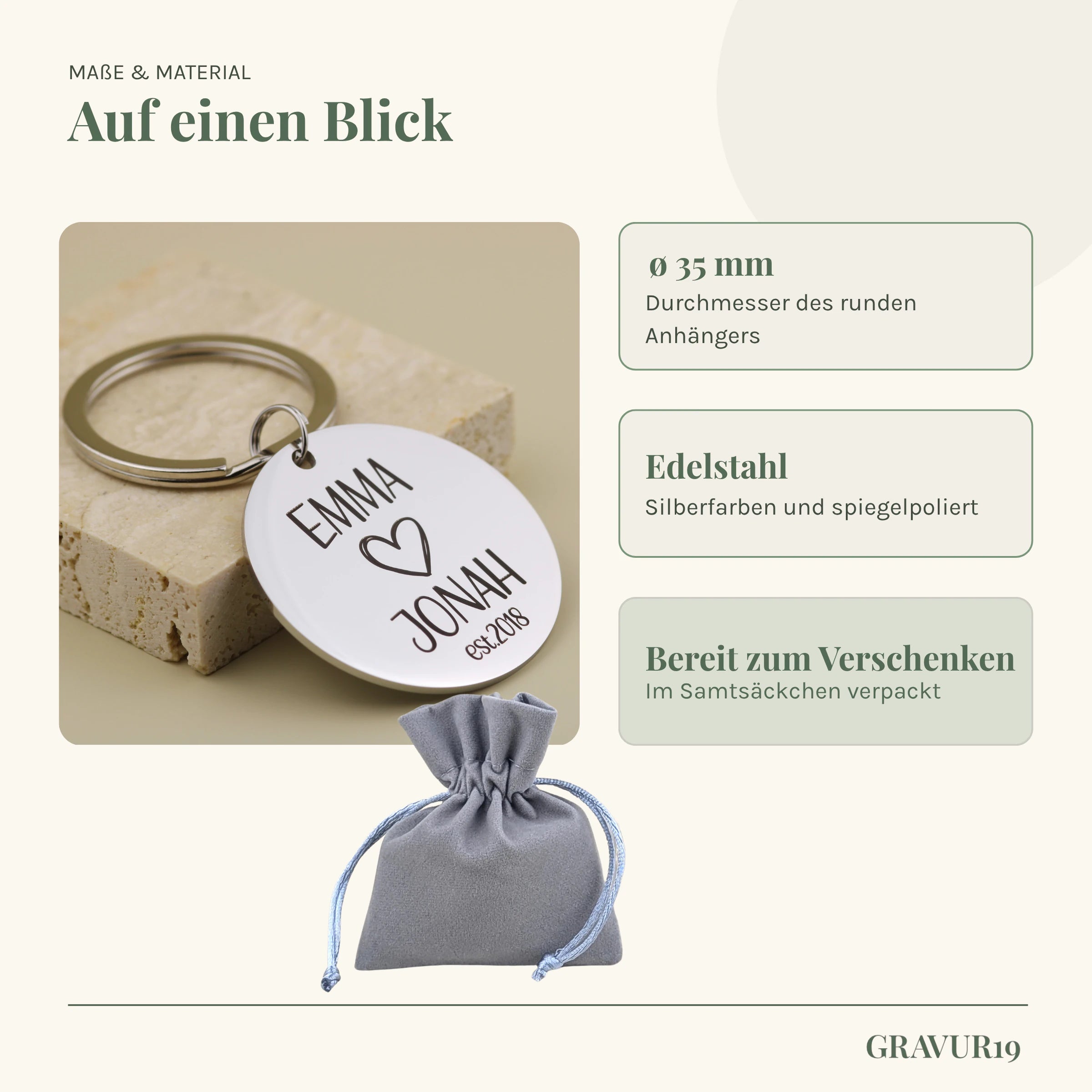 Gravur19 Maß-Infografik zum Edelstahl-Schlüsselanhänger: 35 Millimeter Durchmesser, 1,5 Millimeter Stärke und graues Samtsäckchen.