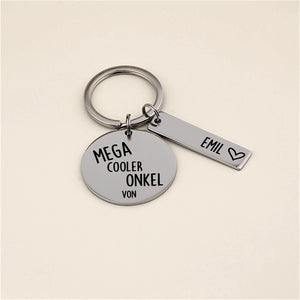 Personalisierter Schlüsselanhänger „Mega cooler Onkel von“ mit Namensanhänger Emil.