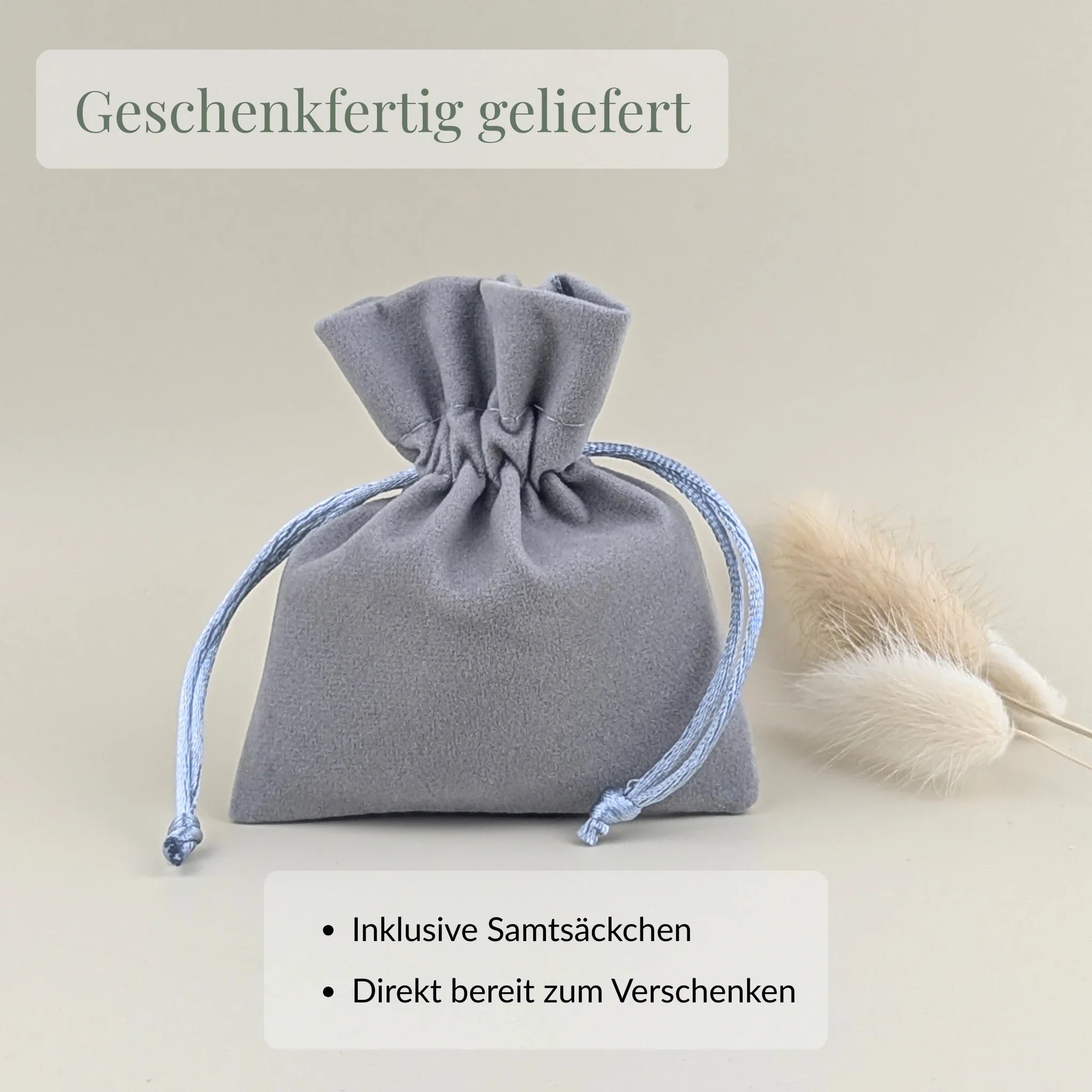 Infobild Geschenkfertig geliefert mit Samtsäckchen für den Tolle Opa Schlüsselanhänger